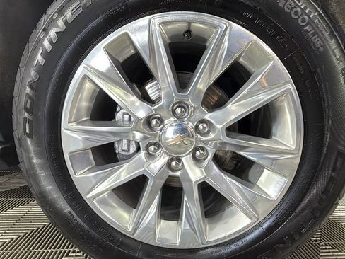 Certified 2025 Chevrolet Suburban Premier image 42