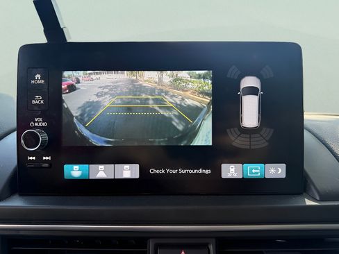 Used 2025 Honda Pilot EX-L image 17
