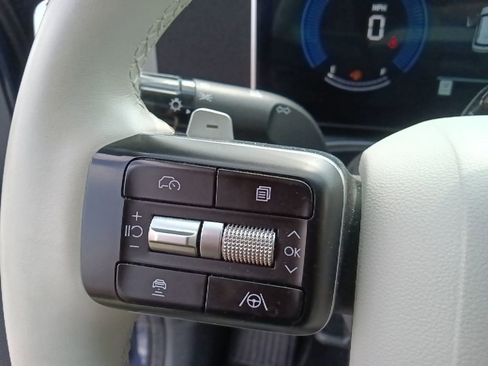 Used 2025 Hyundai Santa Fe SEL image 18