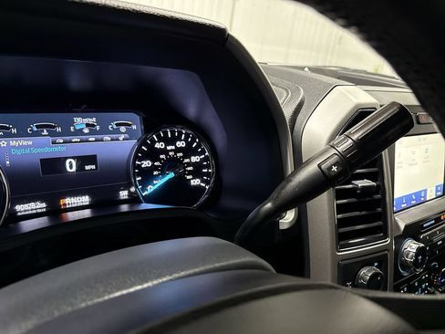 Used 2020 Ford F250 Lariat w/ Lariat Value Package AWD/4WD image 16