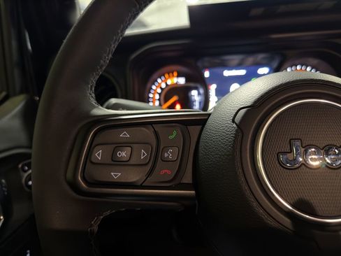 Used 2025 Jeep Wrangler Unlimited Rubicon image 27