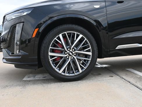 Certified 2024 Cadillac XT6 Sport w/ Technology Package AWD/4WD image 29