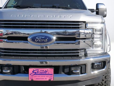 Used 2017 Ford F250 Lariat w/ Lariat Ultimate Package image 10