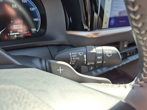 Used 2025 Toyota Crown Signia w/ Advanced Technology Package AWD/4WD image 38