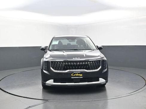 Used 2025 Kia Carnival FWD image 4