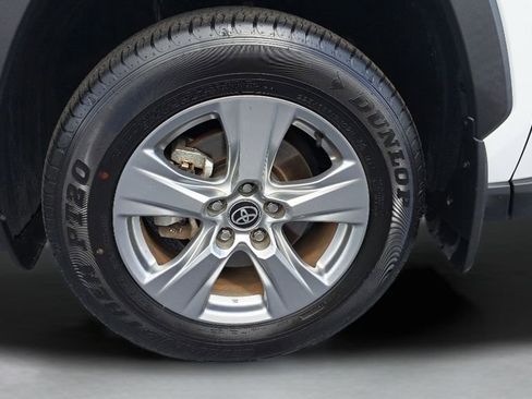 Used 2024 Toyota RAV4 XLE w/ Convenience Package image 10