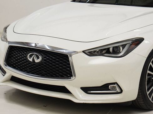 Used 2017 INFINITI Q60 3.0t w/ Premium Plus Package 3.0T image 10