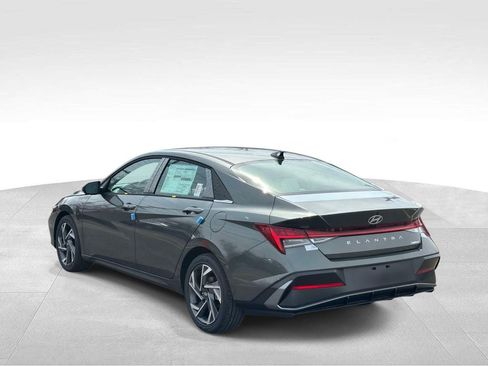 New 2026 Hyundai Elantra Limited w/ Cargo Package FWD image 3
