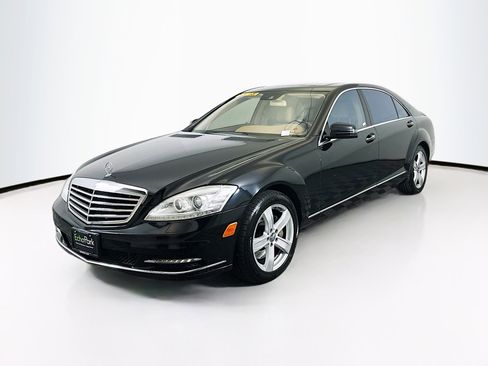 Used 2011 Mercedes-Benz S 550 4MATIC image 3