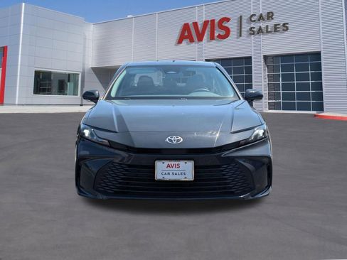 Used 2025 Toyota Camry LE image 2