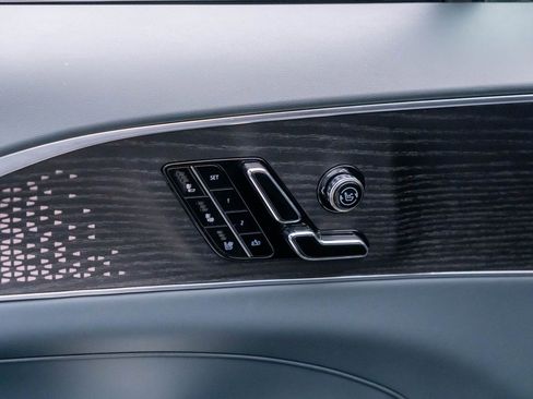 Certified 2026 Cadillac Lyriq Signature Sport w/ Nappa Leather Package AWD/4WD image 15