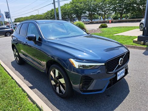 New 2025 Volvo XC60 T8 Plus w/ Climate Package image 2