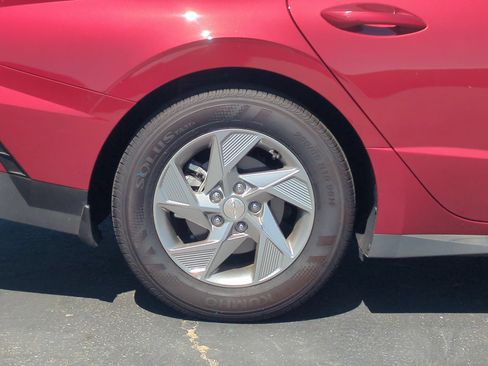 Certified 2025 Hyundai Sonata SE FWD image 9