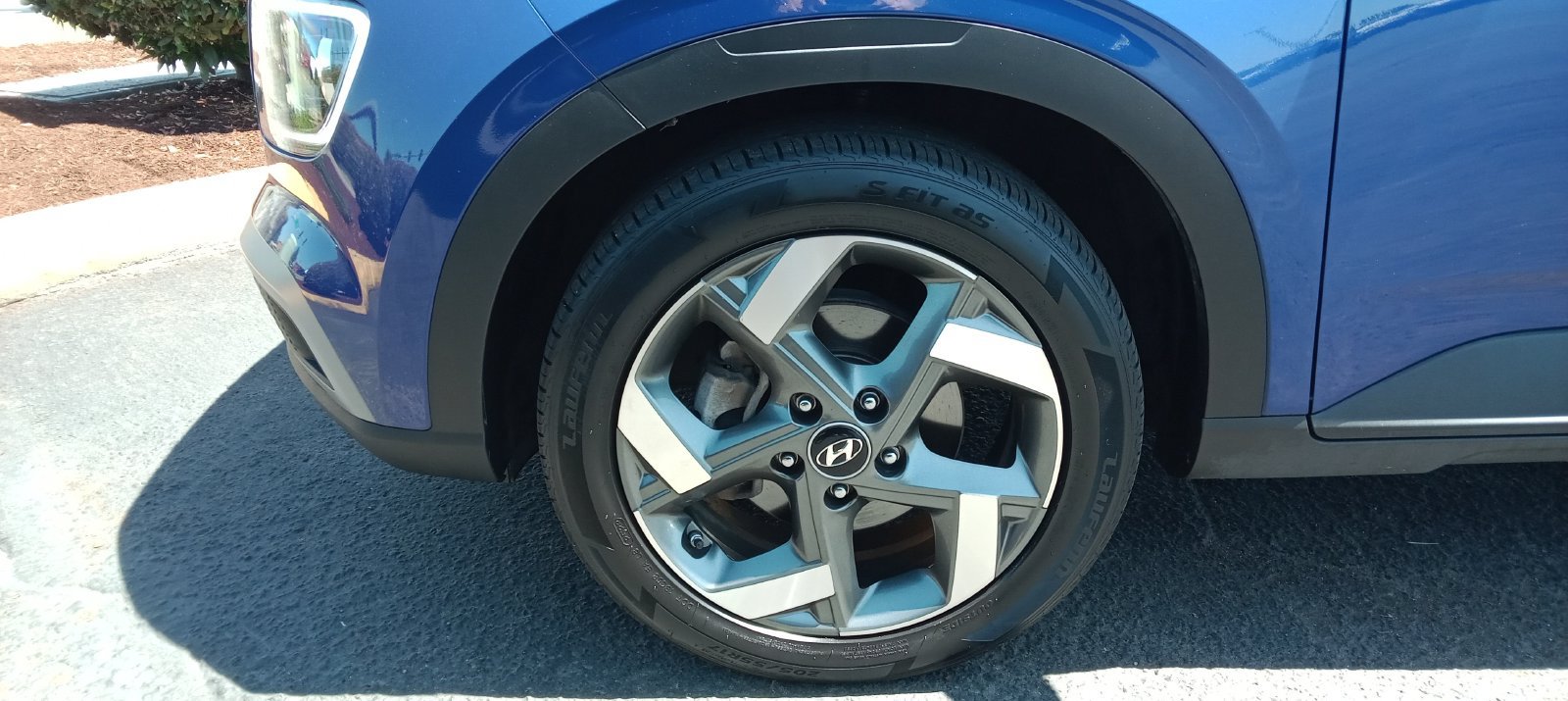 Used 2022 Hyundai Venue Limited FWD image 28