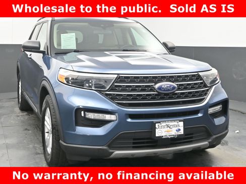 Used 2020 Ford Explorer XLT w/ Equipment Group 202A image 2