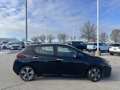 Used 2020 Nissan Leaf SV w/ SV Technology Package image 9
