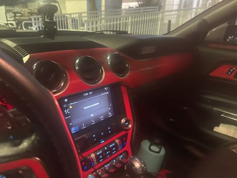 Used 2017 Ford Mustang Premium image 20