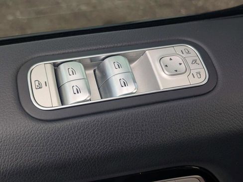 Used 2024 Mercedes-Benz G 550 image 29