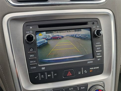 Used 2014 GMC Acadia SLT w/ Technology Package image 29