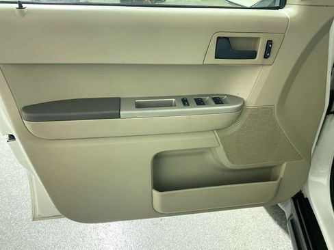 Used 2008 Ford Escape XLT image 17