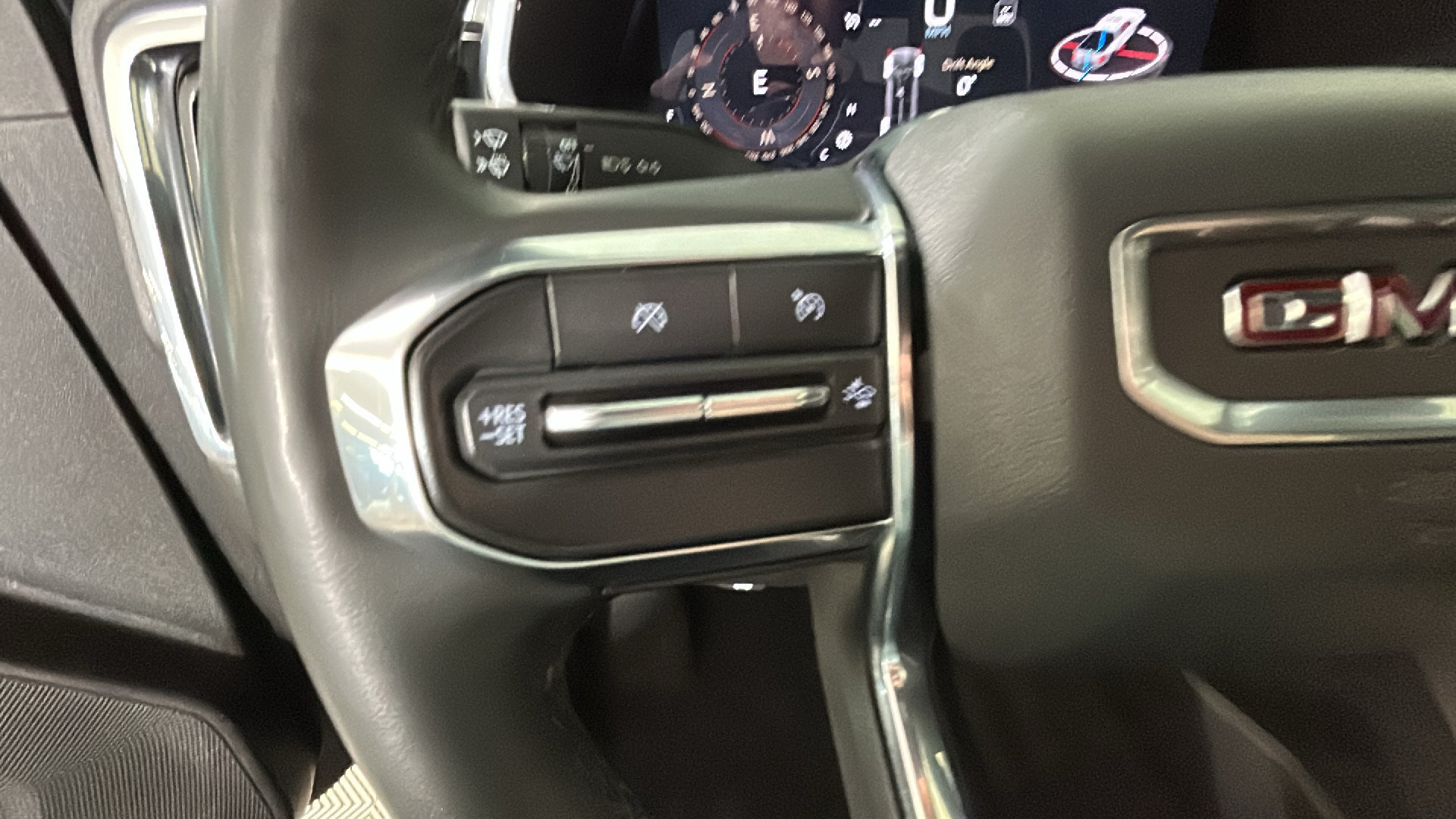 Used 2024 GMC Canyon Elevation w/ Convenience Package AWD/4WD image 18