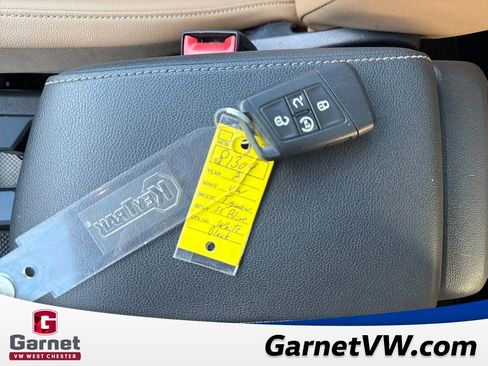 Certified 2023 Volkswagen Tiguan SE R-Line image 29