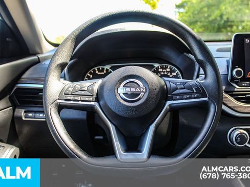 Used 2025 Nissan Altima 2.5 SV FWD image 19