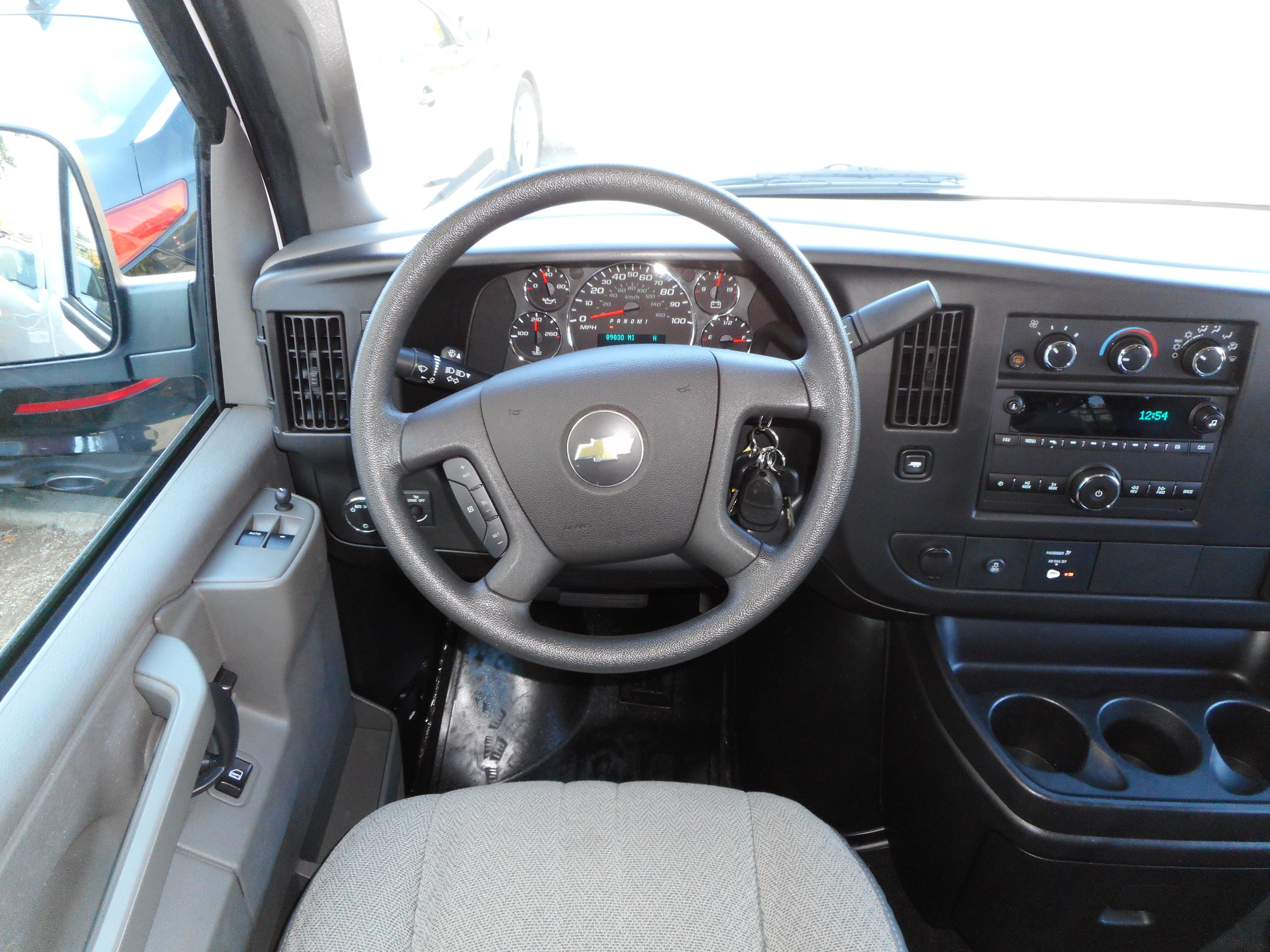 Used 2017 Chevrolet Express 3500 LT w/ LT Preferred Equipment Group RWD image 23