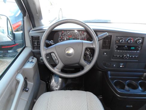 Used 2017 Chevrolet Express 3500 LT w/ LT Preferred Equipment Group RWD image 23