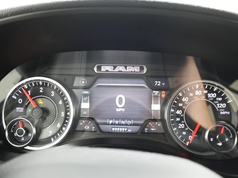 Used 2019 RAM 1500 Laramie AWD/4WD image 13