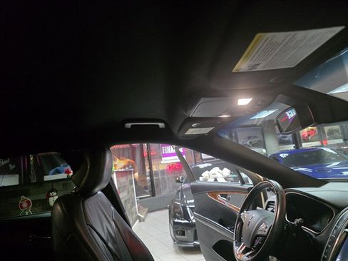 Used 2018 Lincoln MKX Select w/ Select Plus Package image 32