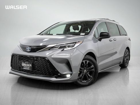 Used 2024 Toyota Sienna XSE w/ XSE Plus Package AWD/4WD image 1