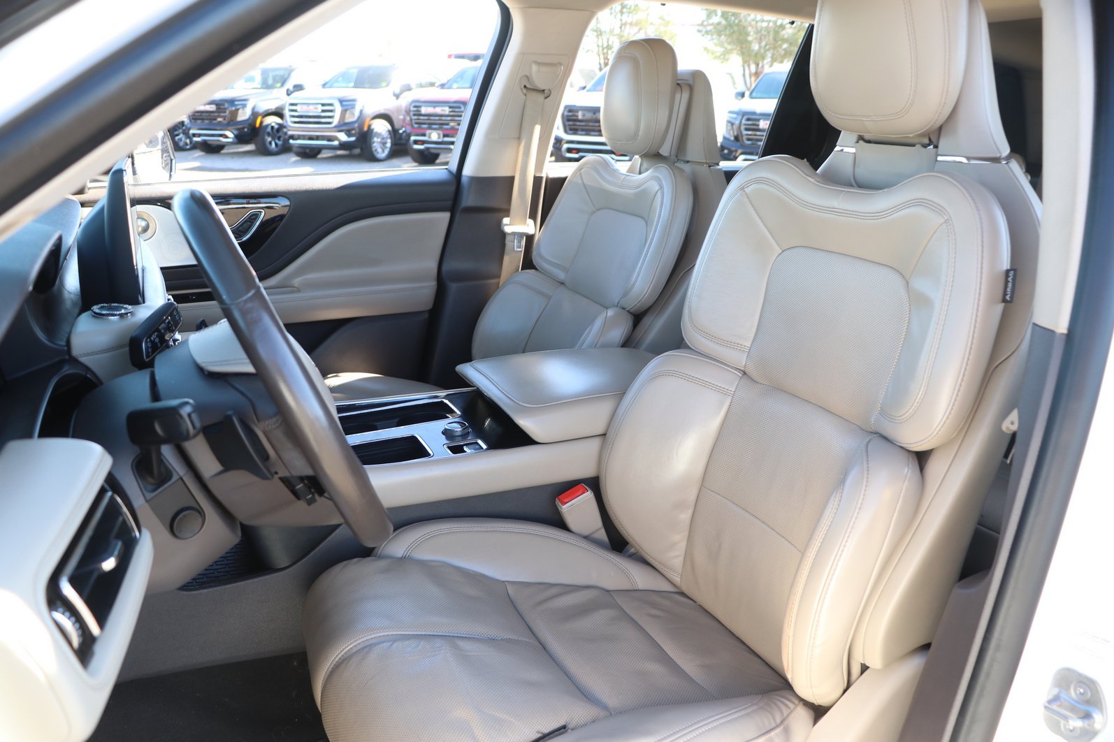Used 2020 Lincoln Aviator Reserve w/ Equipment Group 202A AWD/4WD image 14
