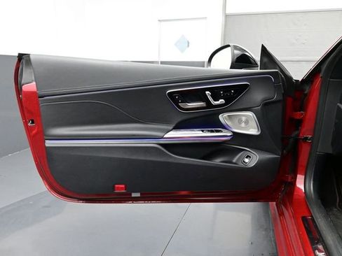 Used 2024 Mercedes-Benz CLE 300 4MATIC Coupe image 8