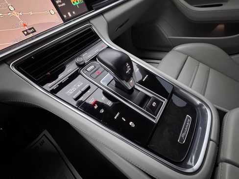 Used 2017 Porsche Panamera Turbo w/ Premium Package Plus image 32
