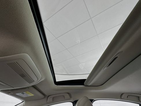 Used 2023 MAZDA MAZDA3 s image 25