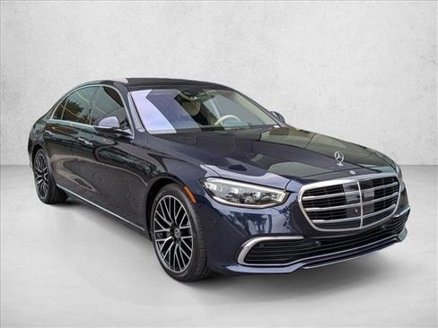 Used 2022 Mercedes-Benz S 500 4MATIC image 3