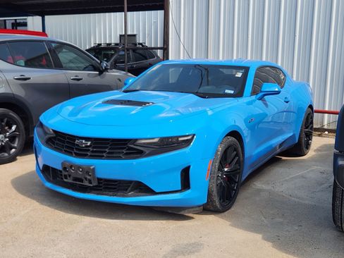Used 2022 Chevrolet Camaro LT w/ Technology Package RWD image 2