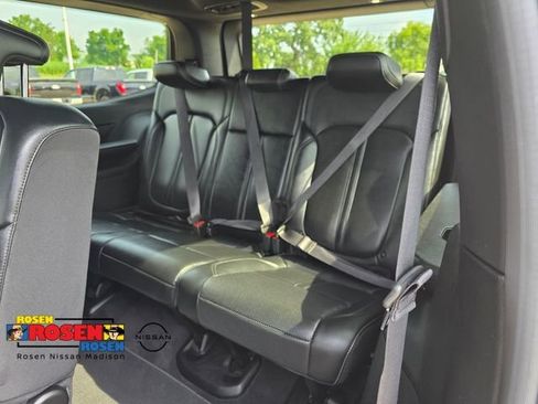 Used 2023 Jeep Wagoneer Series III w/ Preferred Equipment Group AWD/4WD image 43