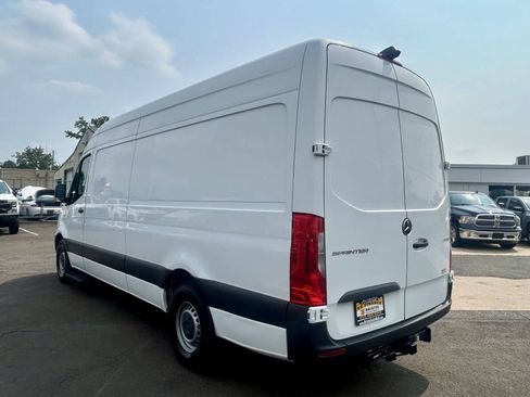 Used 2021 Mercedes-Benz Sprinter 2500 image 3