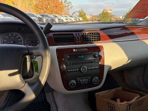 Used 2008 Chevrolet Impala LT image 19