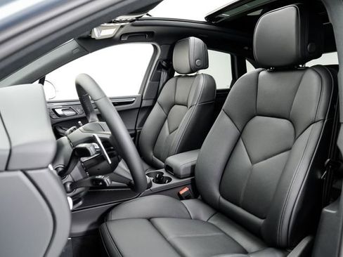 New 2026 Porsche Macan AWD/4WD image 5