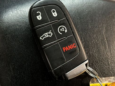 Used 2019 Chrysler 300 Limited RWD image 27
