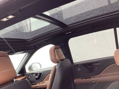 Used 2020 Lincoln Aviator Reserve w/ Equipment Group 201A image 18