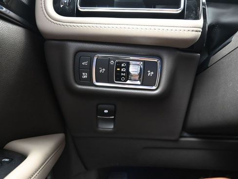 Used 2022 Lincoln Nautilus Reserve w/ Equipment Group 201A AWD/4WD image 19