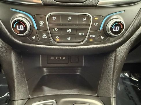 Used 2024 Chevrolet Equinox LT AWD/4WD image 36