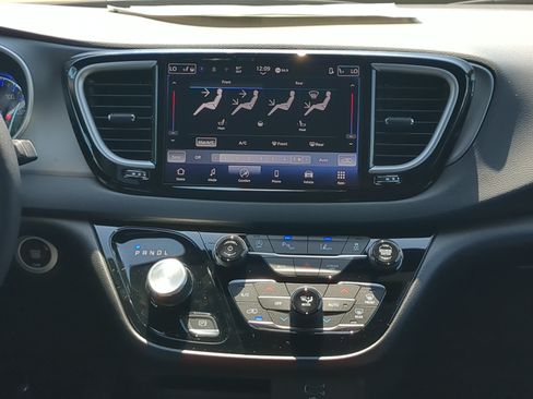 New 2027 Chrysler Pacifica LX FWD image 16