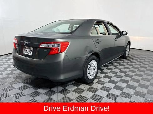 Used 2014 Toyota Camry LE FWD image 23