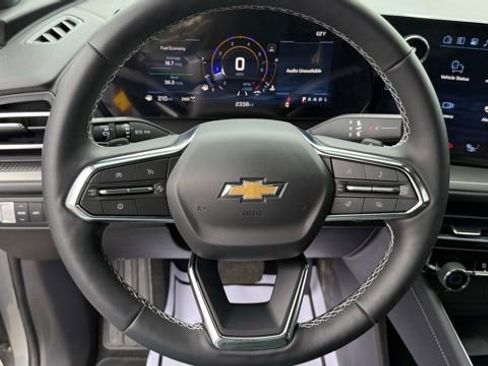 Used 2025 Chevrolet Traverse LT w/ Sun and Wheel Package image 29