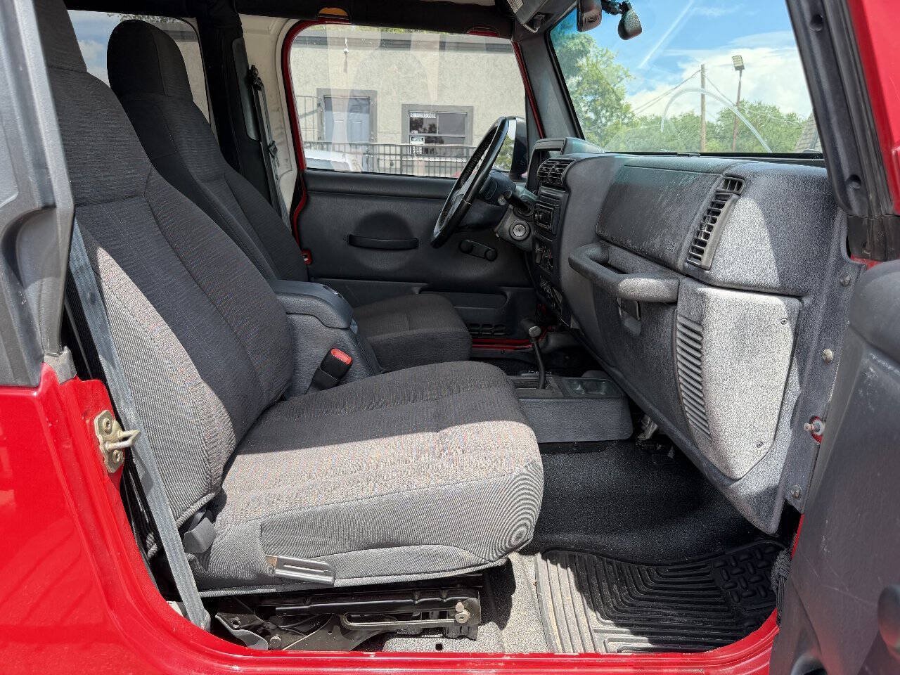 Used 2004 Jeep Wrangler 4WD image 14